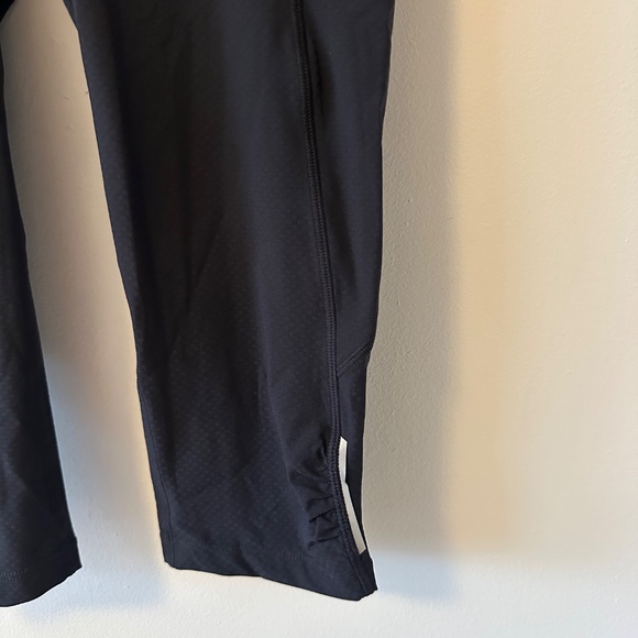 NWT Athleta Dobby Be Free Knicker Capri Leggings | Size XS - Picture 4 of 11